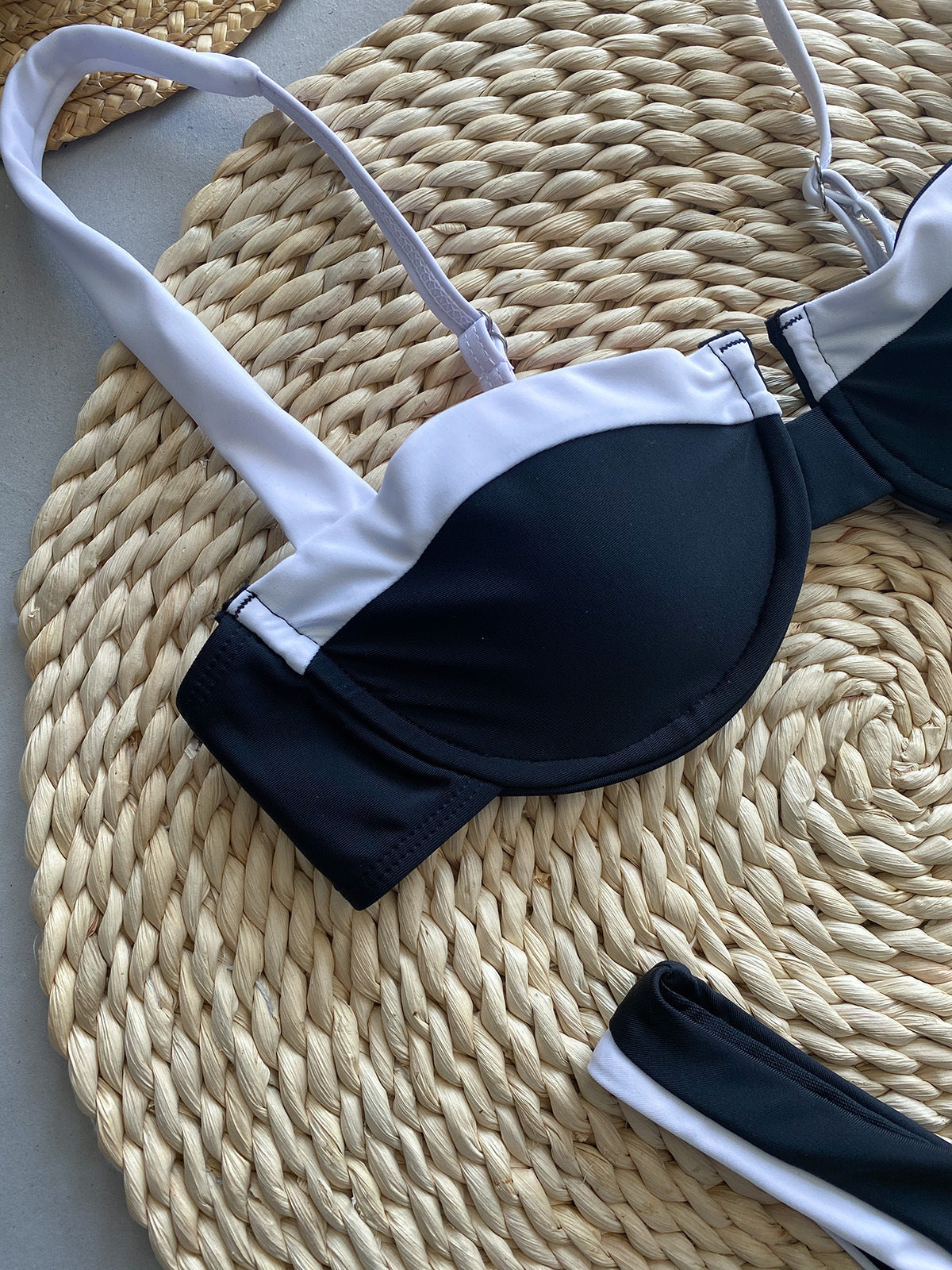🔥 Luxe Contrast Bikini Set – Where Minimal Meets Maximum Impact 🔥