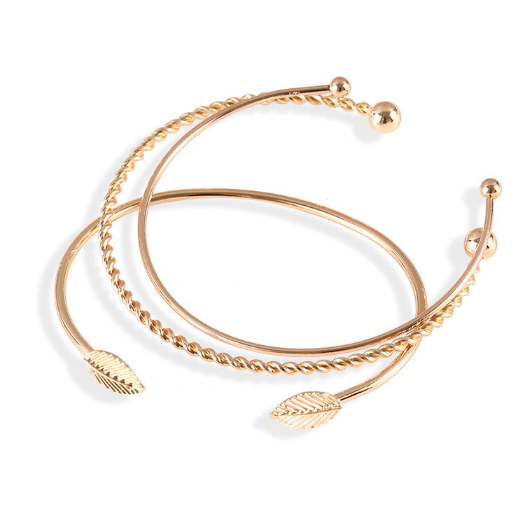 🌿 Gold Leaf Triple Bangle Set – Elegant Nature-Inspired Style 🌿