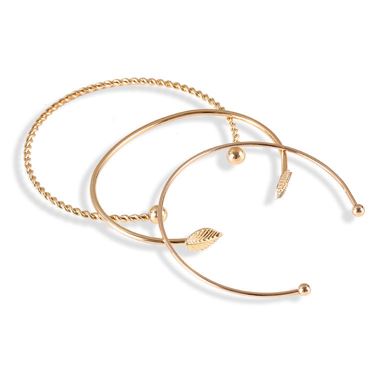 🌿 Gold Leaf Triple Bangle Set – Elegant Nature-Inspired Style 🌿