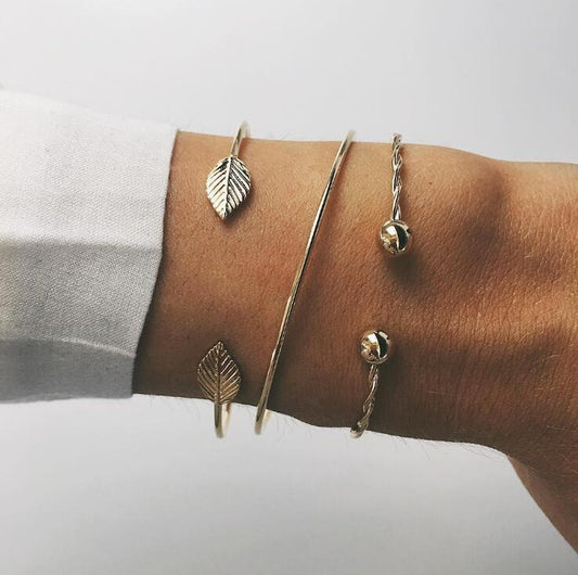 🍃 Title: Nature-Inspired Gold Cuff Bracelet Set – Delicate Elegance in Various Designs 🍃