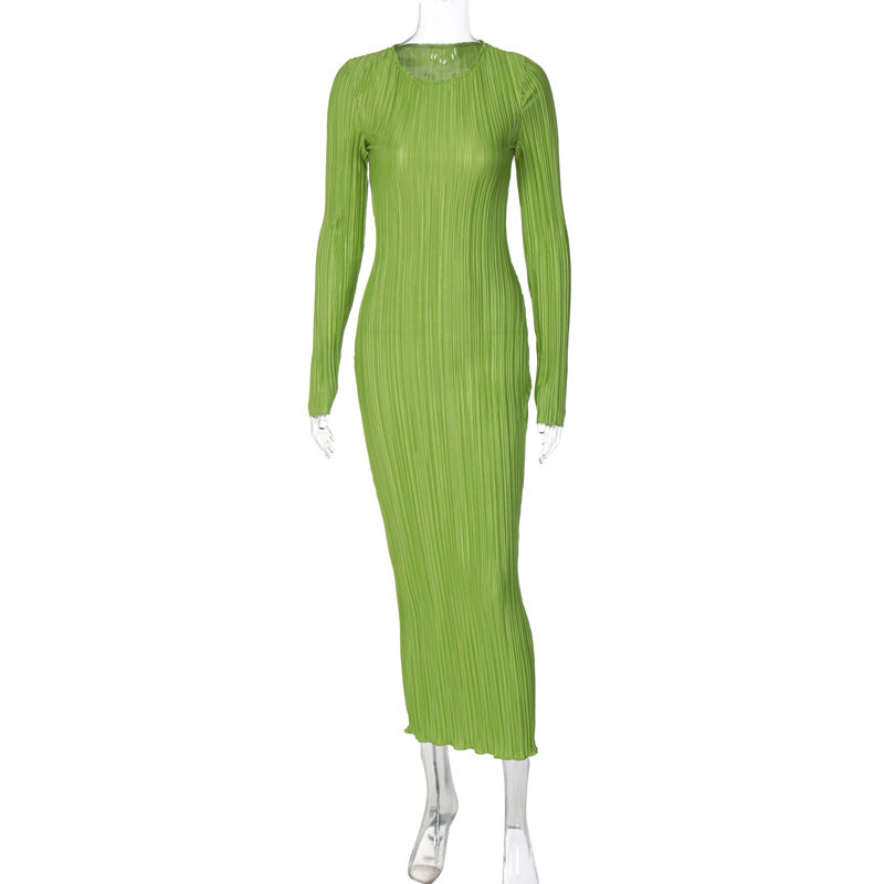 🧡 Title: “Sunset Sophistication: The Pleated Orange Midi Dress You NEED” 🧡
