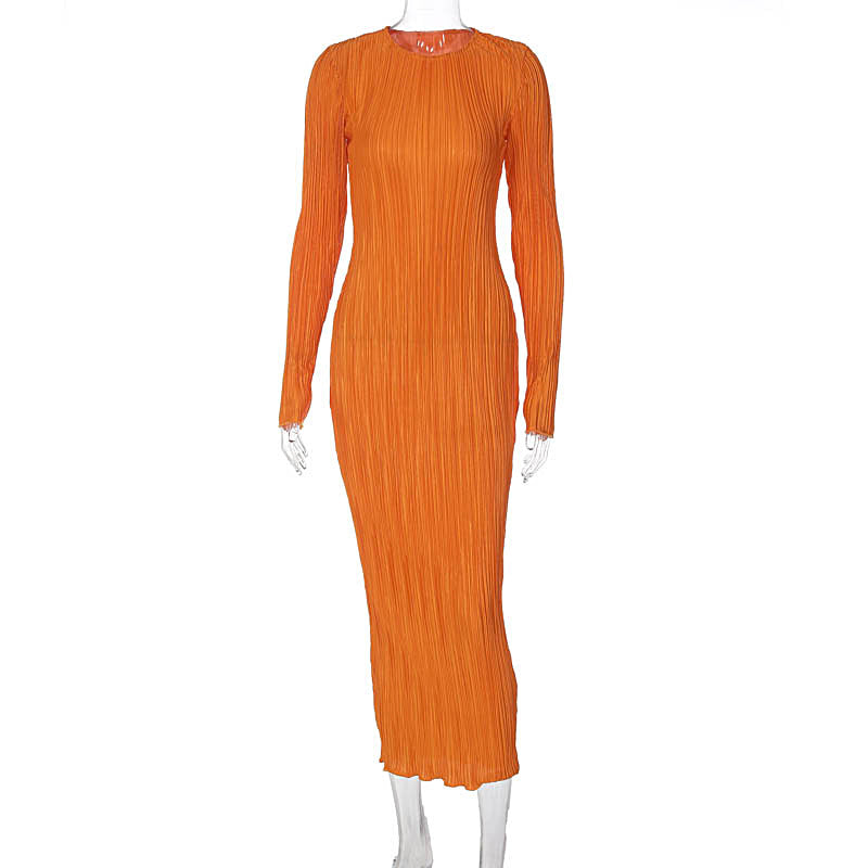 🧡 Title: “Sunset Sophistication: The Pleated Orange Midi Dress You NEED” 🧡